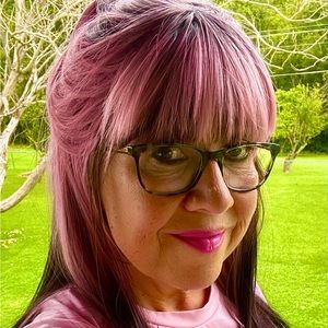 Meet your Posher, Debra